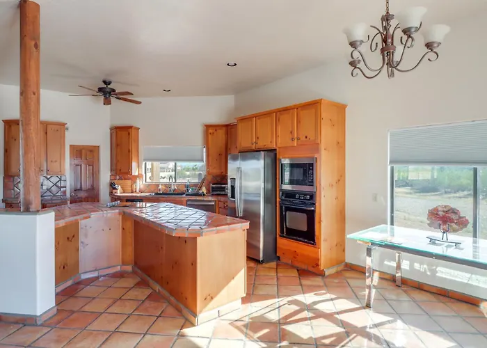 Pool & Views! Luxury Sonoran Desert Oasis Retreat Holiday home